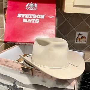 Vintage Excellent Condition Stetson hat in box